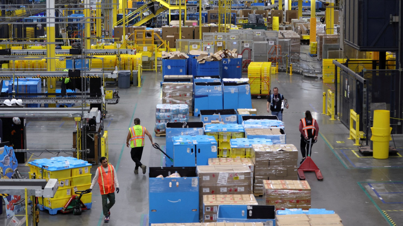 Amazon'da kıyım: Tam 14 bin kişi...