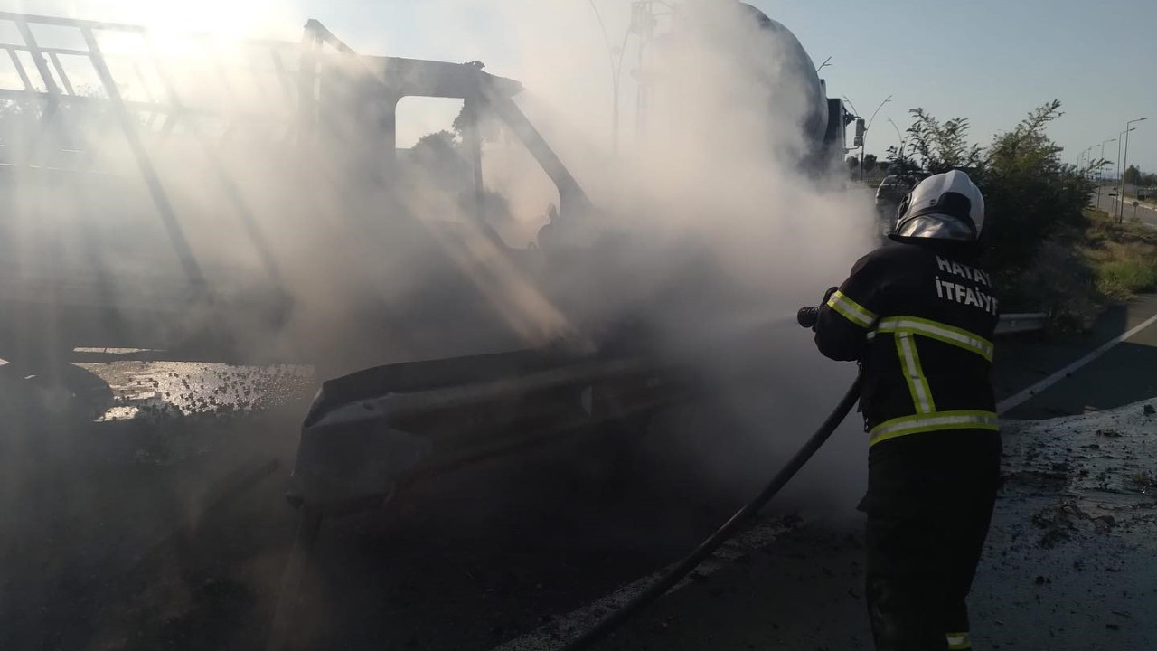 Bariyerlere çarpıp alev aldı