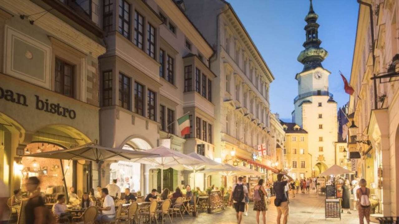 Avrupa ülkesinde hızlı yürümek yasaklanıyor