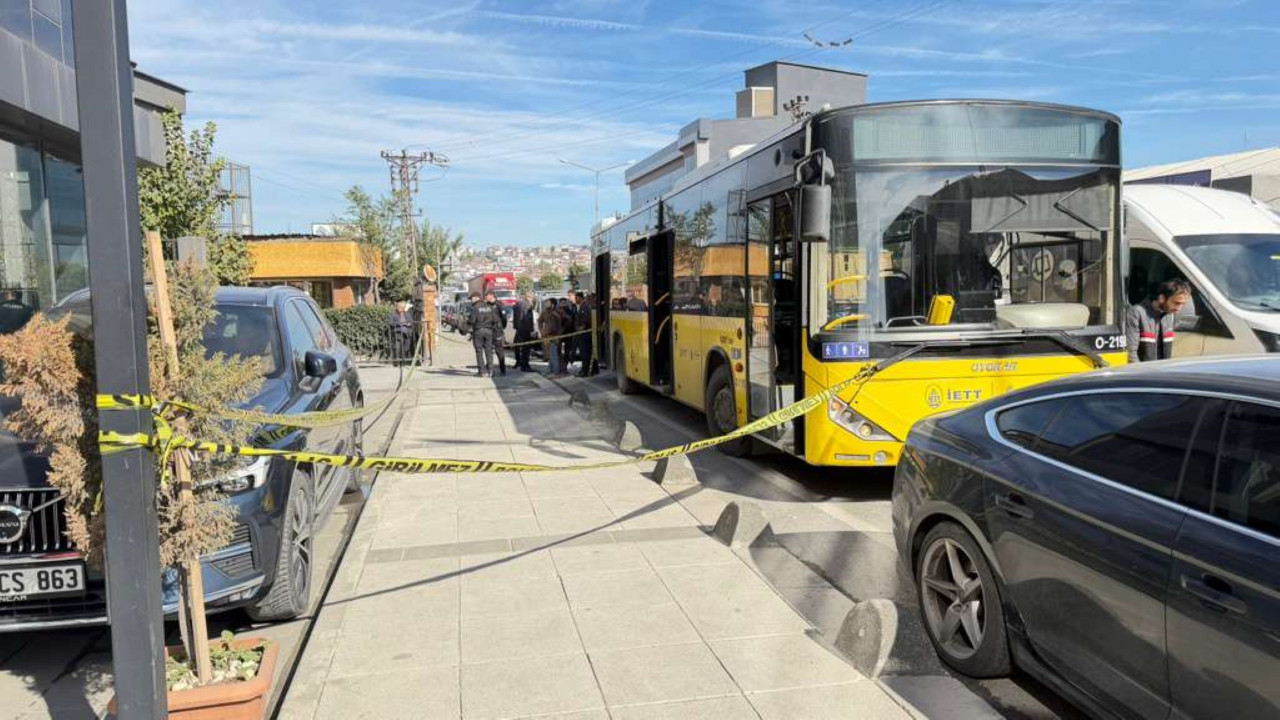 İETT otobüsünde dehşet: Yolcu bıçakla saldırdı, 1 ölü 2 yaralı!