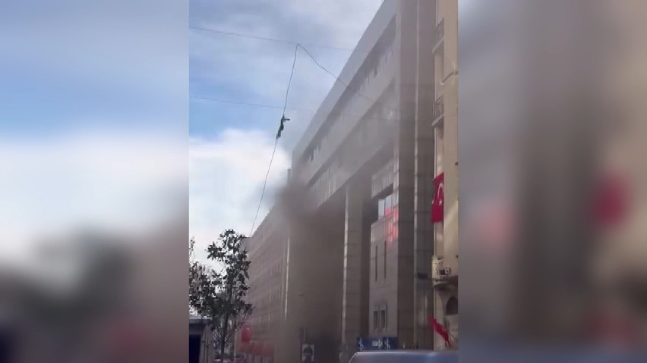 Nişantaşı’nda iş merkezinde yangın çıktı