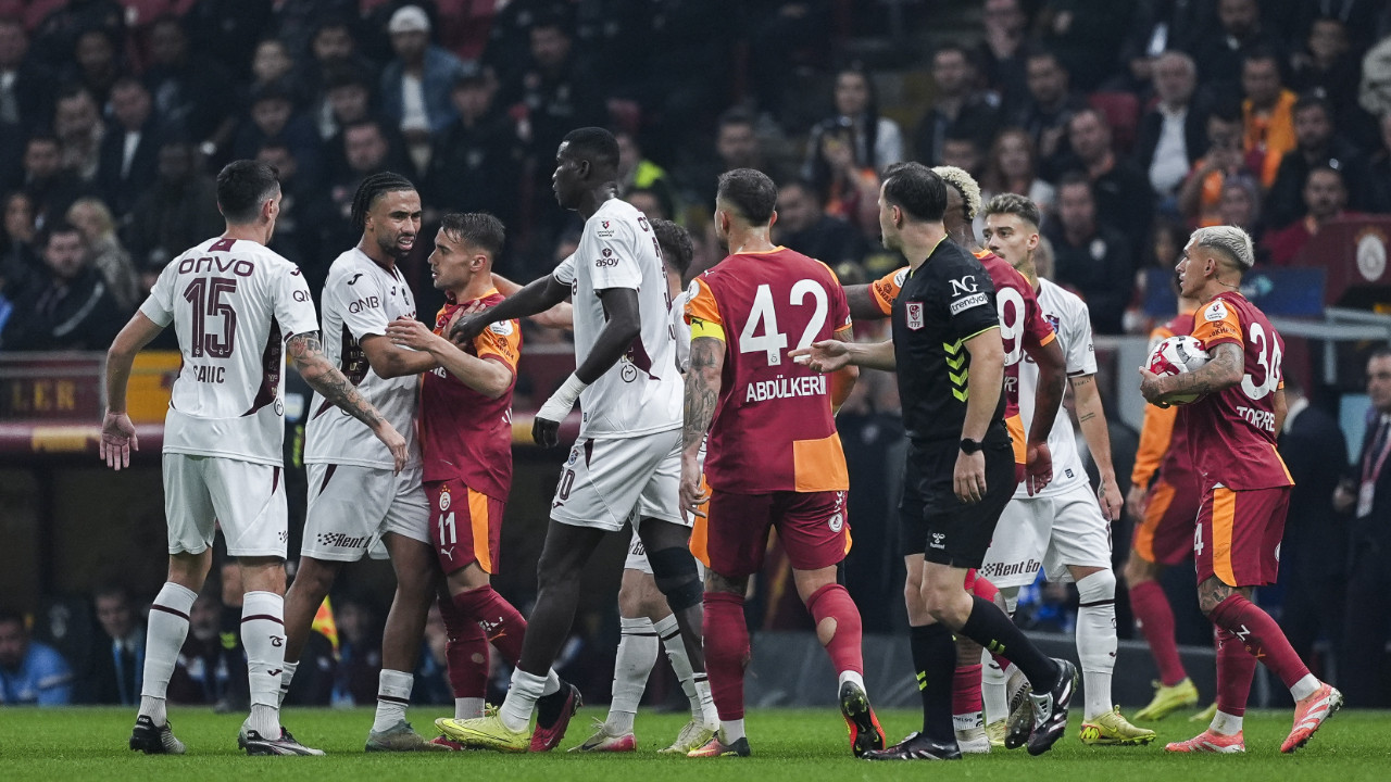 Galatasaray ve Trabzonspor yenişemedi: İki direk, bir kırmızı!