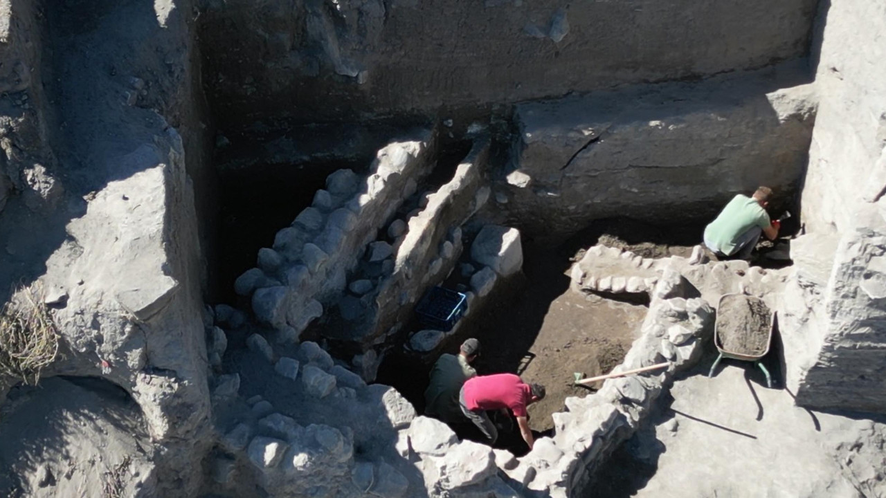 Değirmenler Höyük'te Karaz Kültürüne ait hayvansal besin üretim mekanı bulundu