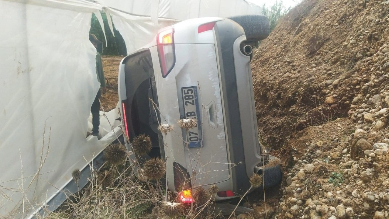 Kontrolden çıkan otomobil devrildi: 5 yaralı