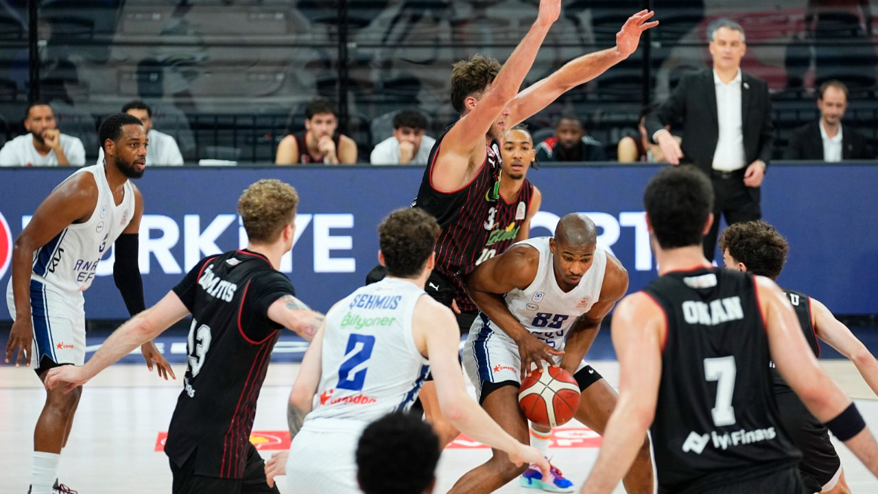 Anadolu Efes'ten Manisa'ya farklı tarife: Seri 6'da 6 oldu