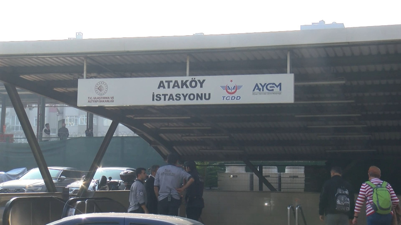 Ayağı Marmaray'a sıkıştı