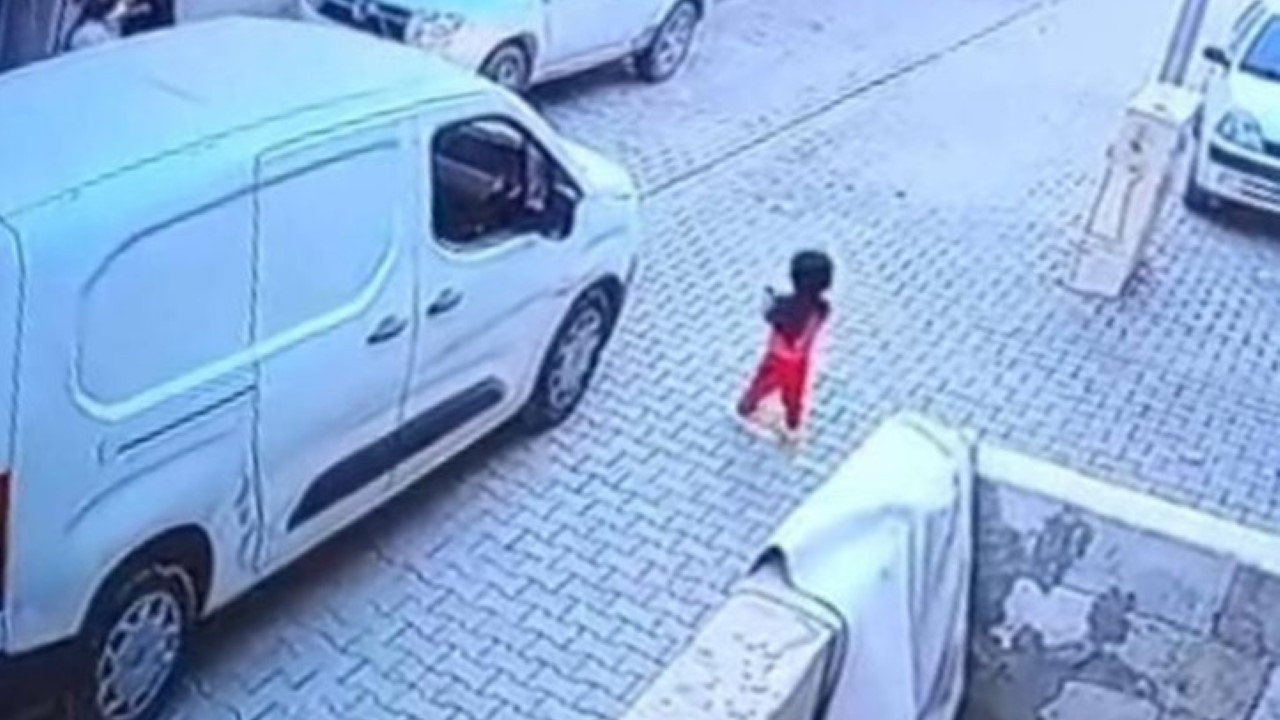 Kargo aracı, 2 yaşındaki Leyla’yı öldürdü