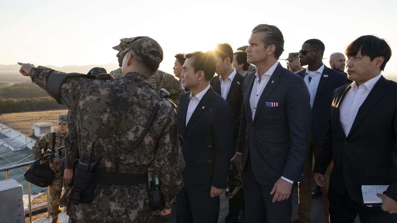 Kim Jong Un'dan gözdağı: ABD'li bakanı topçu atışıyla karşıladı