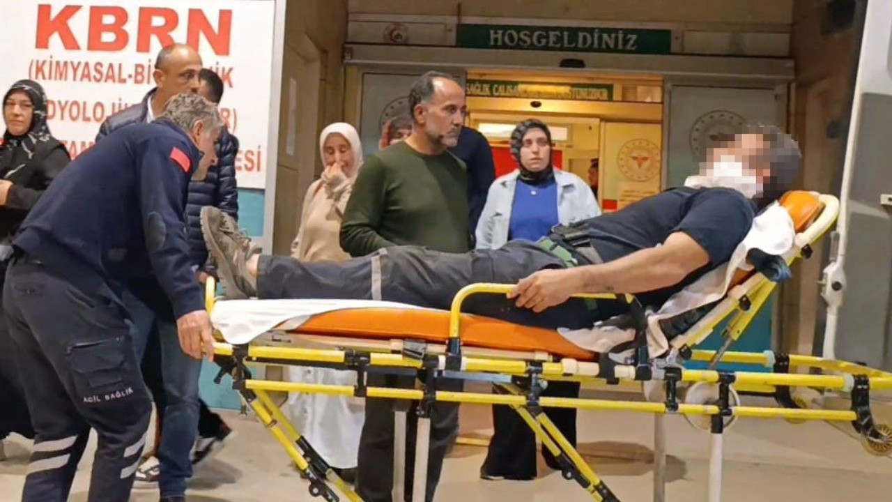 Römork halatı koptu, demir parçası yüzüne saplandı