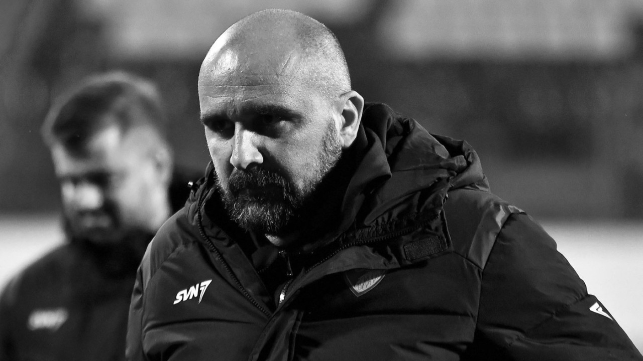 Teknik direktör maç sırasında hayatını kaybetti