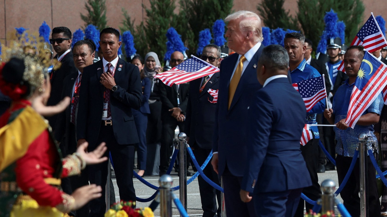 Trump'la ticaret anlaşması ülkeyi karıştırdı: 'Bağımsızlığımızı ABD'ye teslim ettik'