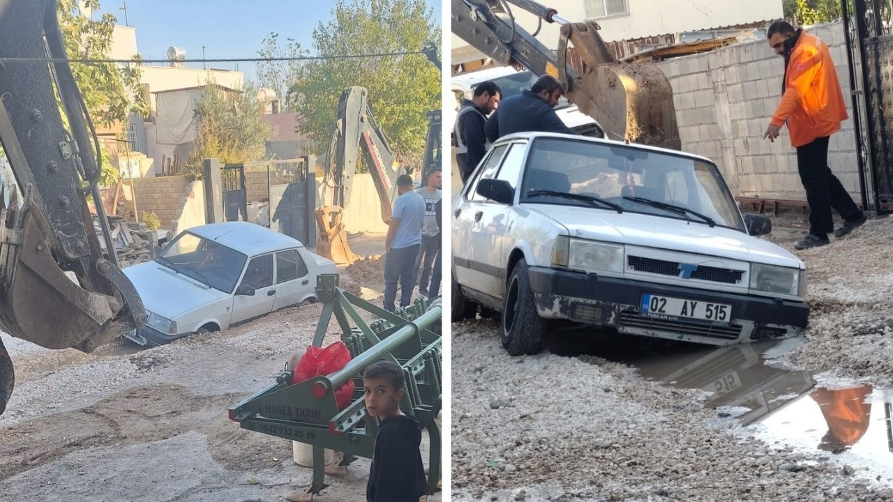 Otomobil çukurda mahsur kaldı