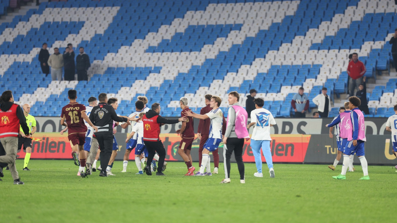 Trabzonspor U19, UEFA Gençlik Ligi’ne veda etti: Maç sonu ortalık karıştı