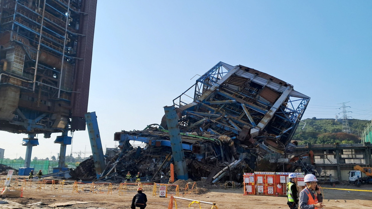 Elektrik santralinde facia: 7 işçi enkaz altında kaldı