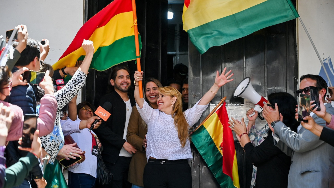 10 yıl hapis cezası alan devlet başkanı serbest kaldı