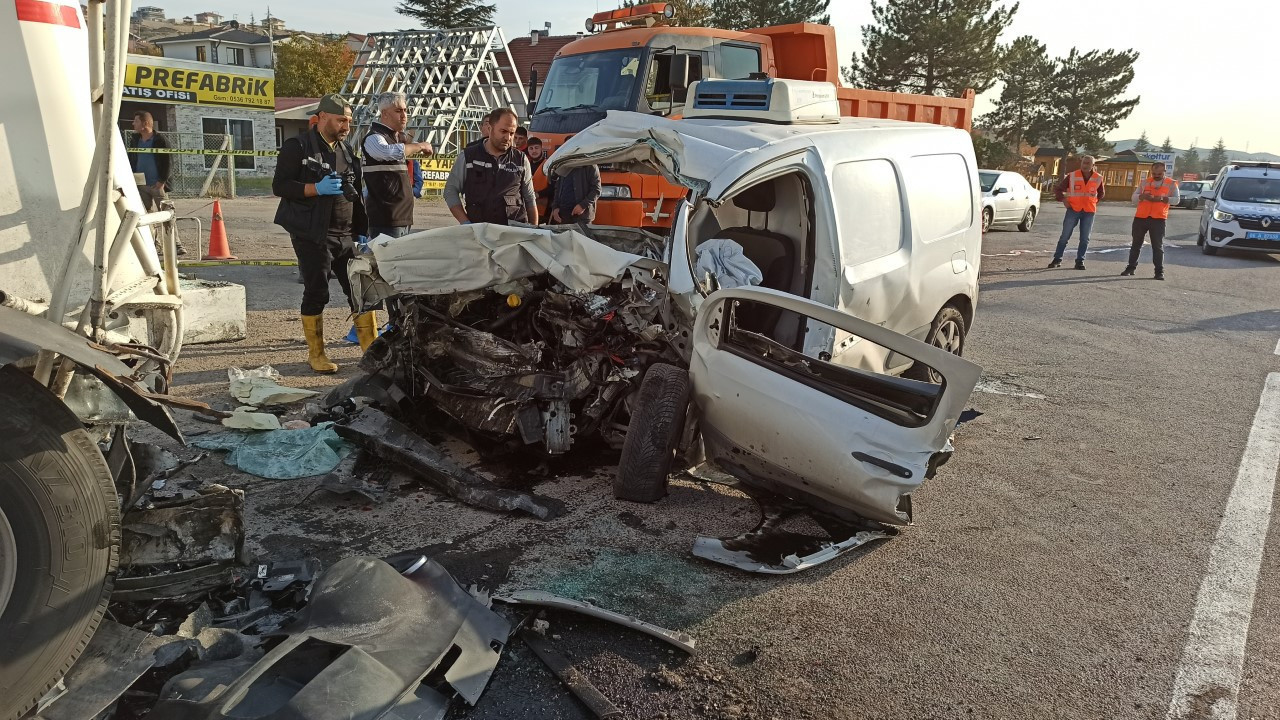 Ankara’da feci kaza: Bir aile yok oldu