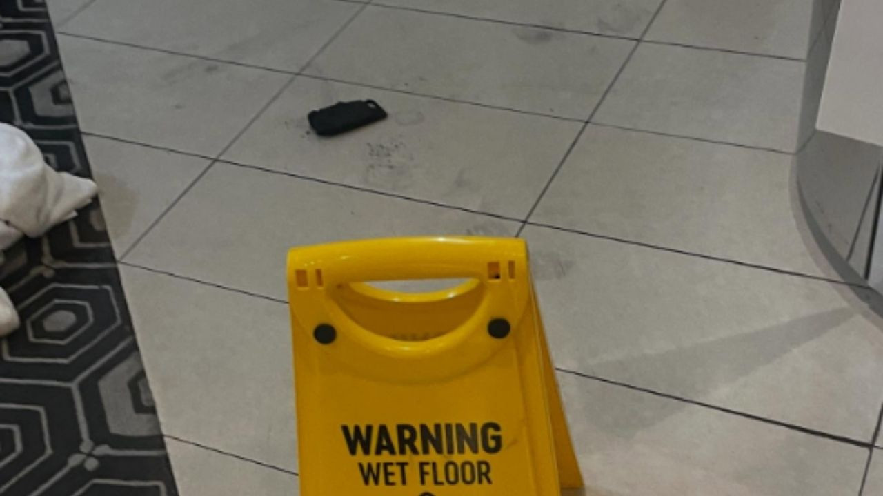 Cebindeki batarya patladı, yaralandı