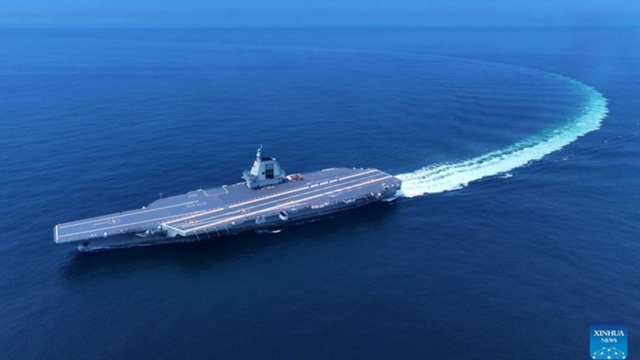 Çin'den gövde gösterisi: Son teknoloji savaş gemisi donanmaya katıldı