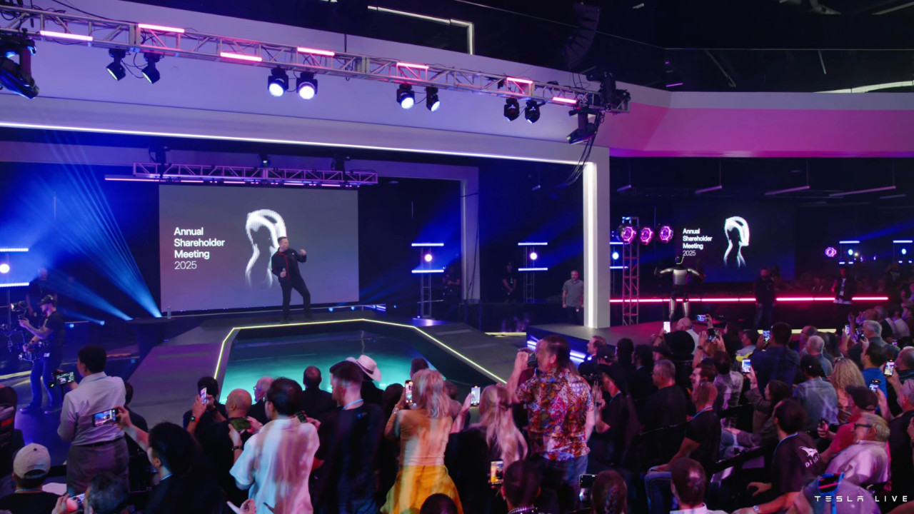 Tesla, Elon Musk'a 1 trilyon dolar ödeyecek