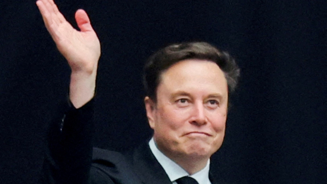 Yüzlerce gökdelen, binlerce yat... Elon Musk 1 trilyon dolarla neler alabilir?