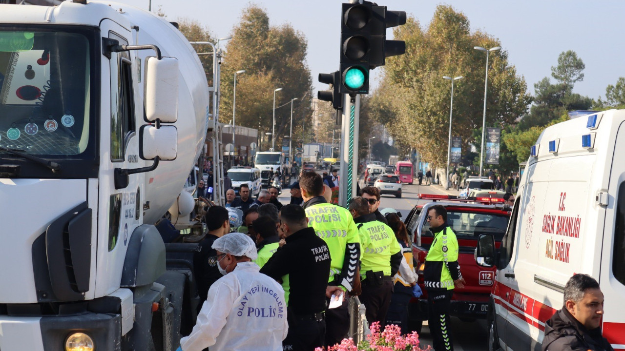Beton mikserinin altında kalan yaşlı kadın hayatını kaybetti