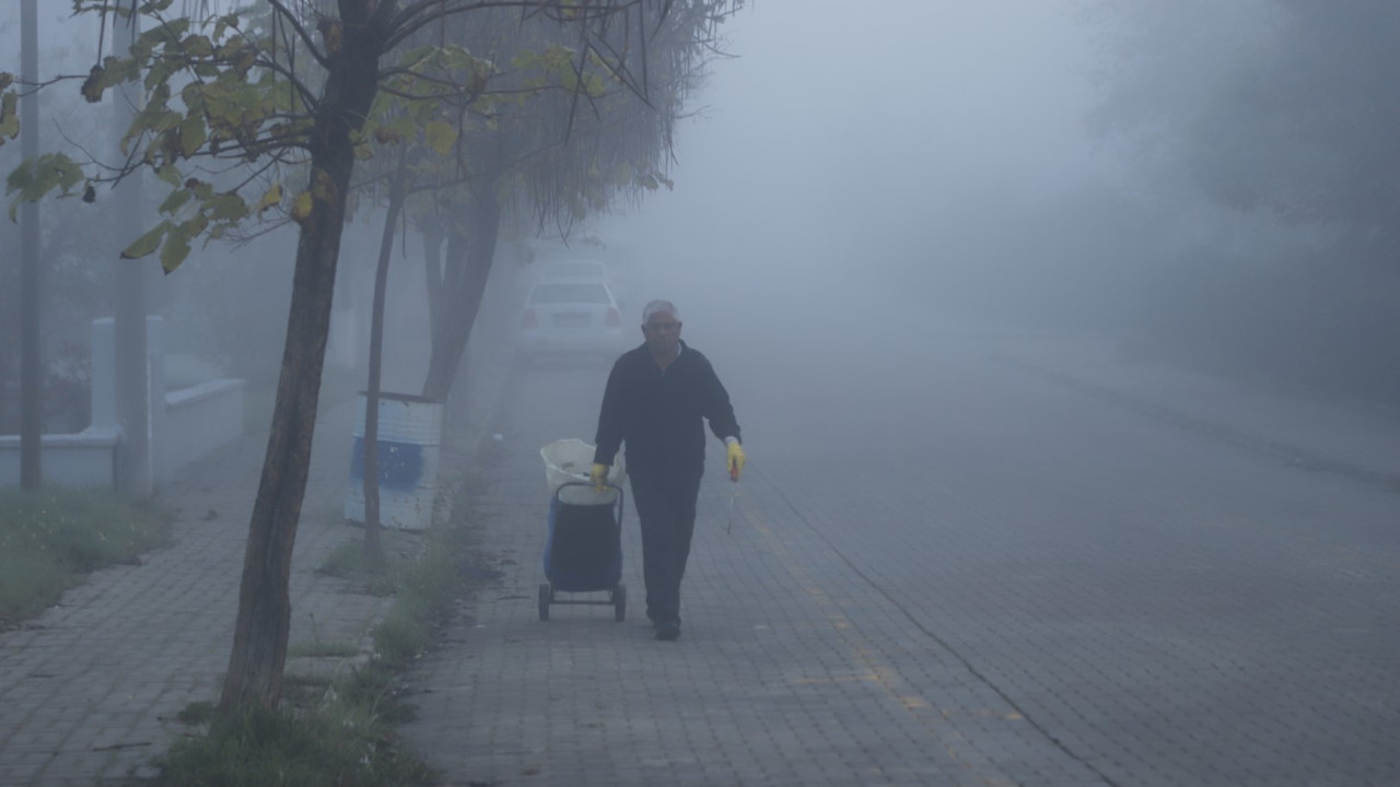 Edirne’de sabah sis bastı: Göz gözü görmedi