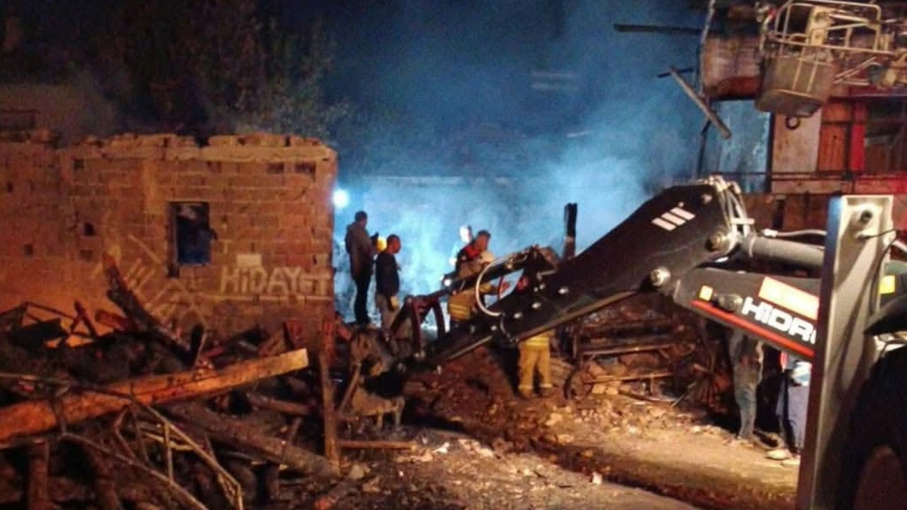 Ev yangınında görme engelli adam hayatını kaybetti