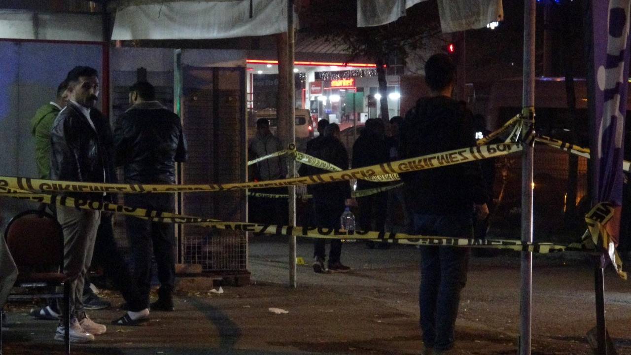 Kız kaçırma yüzünden çıkan kavgada baba ve oğlu yaralandı