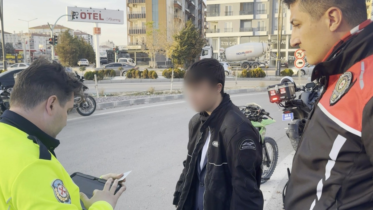 Polisten kaçamadı! 15 yaşındaki sürücüye 45 bin 746 lira ceza
