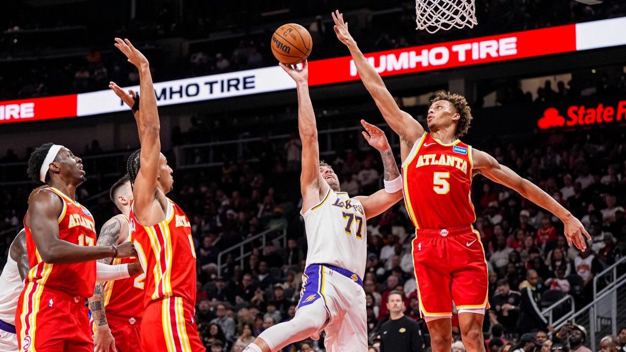 Eksik Atlanta Hawks’tan Lakers’a karşı farklı galibiyet