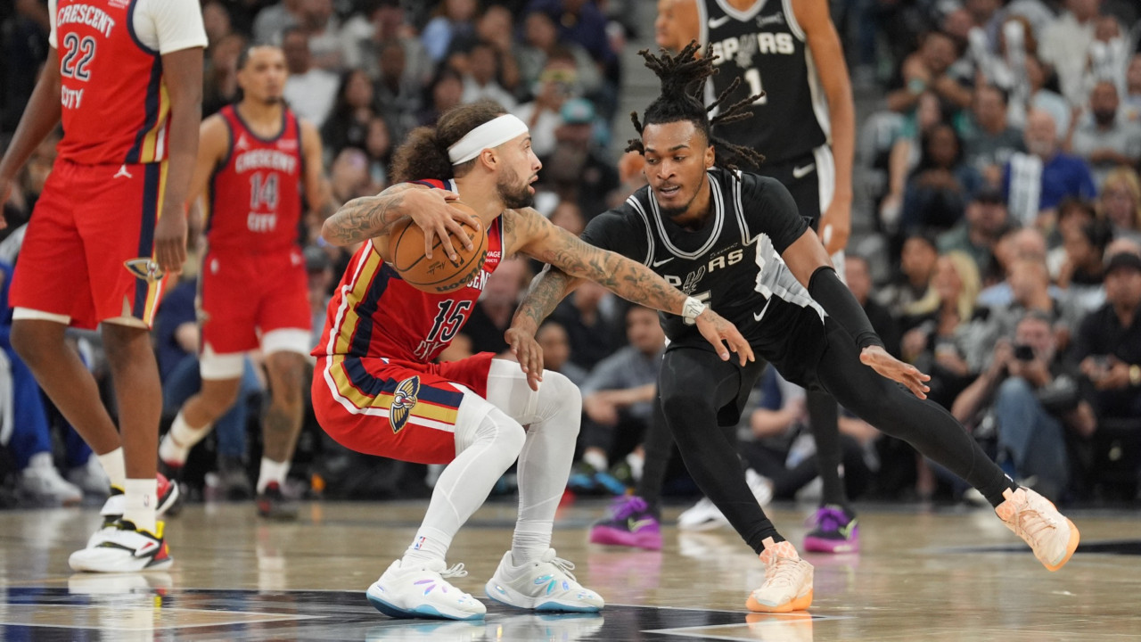 Fox geri döndü, Spurs evinde Pelicans’ı geçti