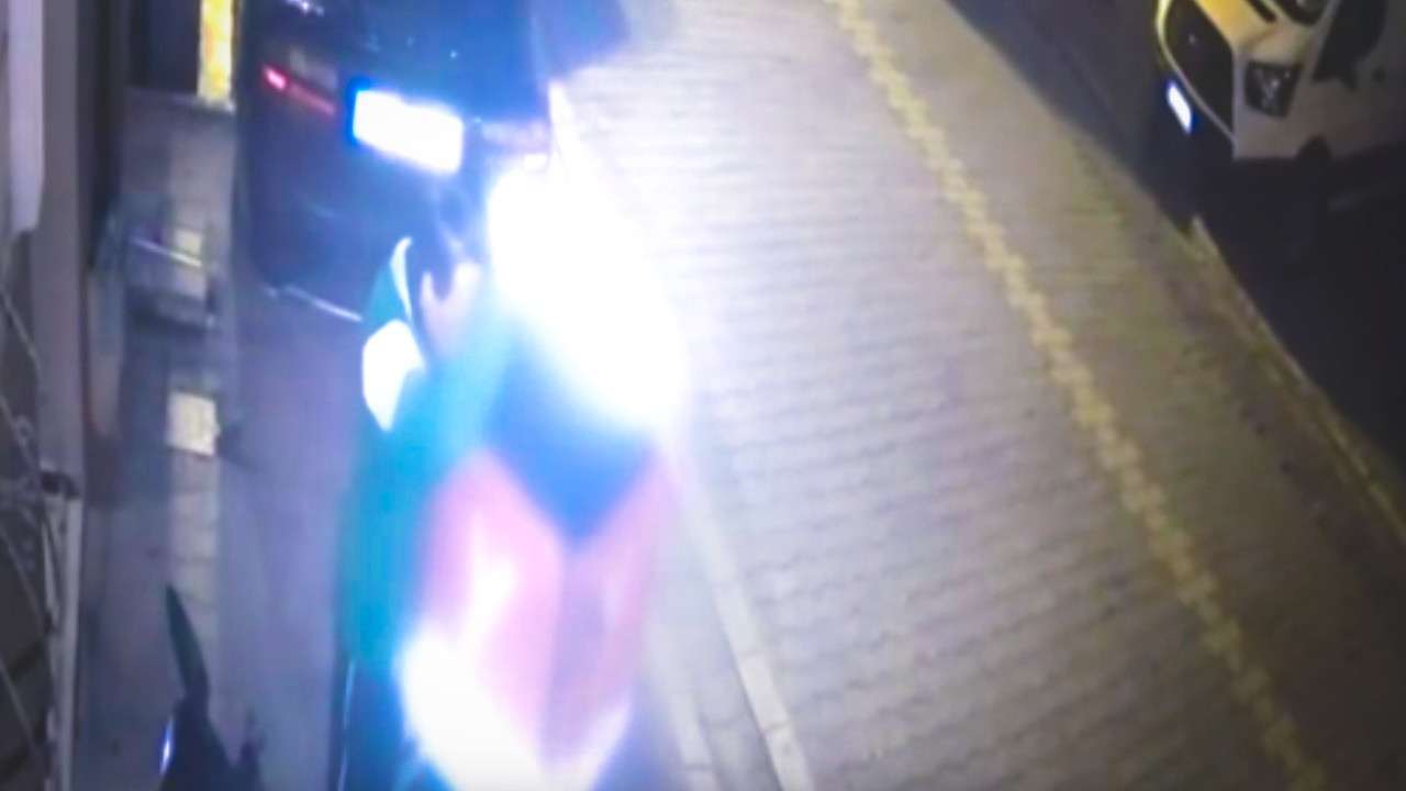 Önce dövdü sonra polise teslim etti