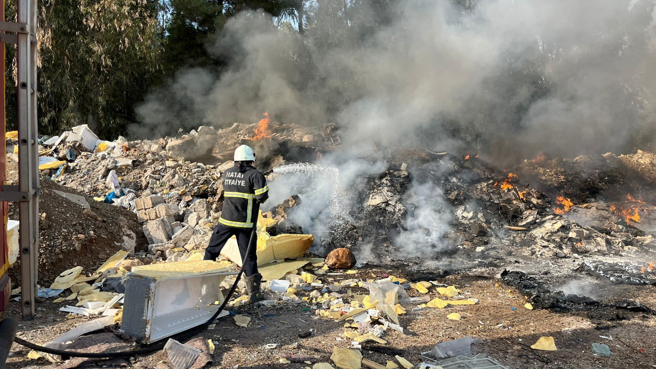 Hatay'da korkutan yangın: Alevler kısa sürede yayıldı