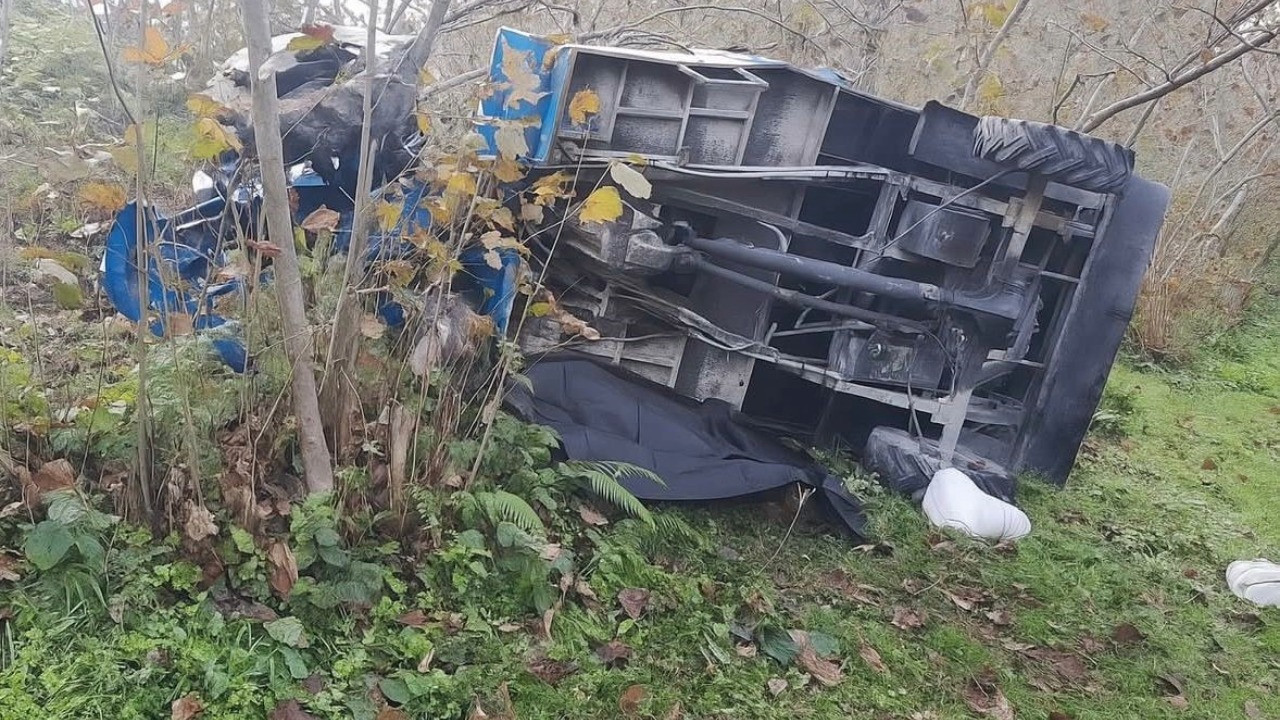 Patpat uçuruma yuvarlandı: Ölü ve yaralılar var