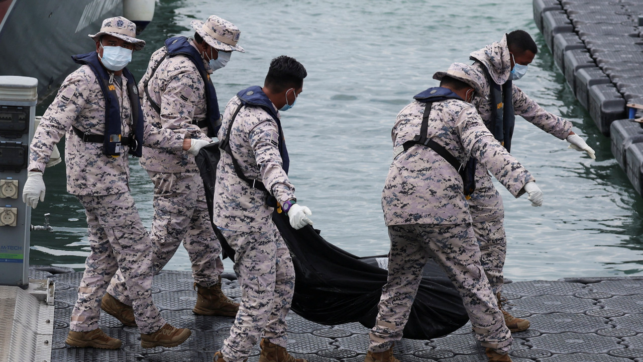 Göçmen teknesi battı: 21 ölü