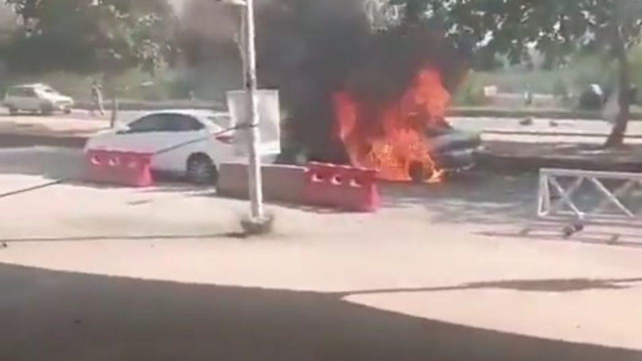 Pakistan'da adliye binası önünde patlama: Ölü ve yaralılar var