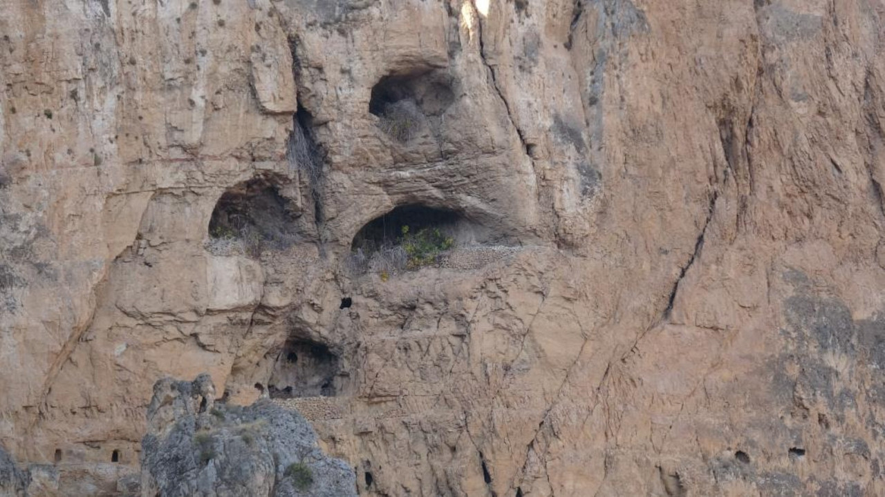 Tarihi mağara, korku mağarasına dönüştü: “Gitmeye çekiniyoruz”