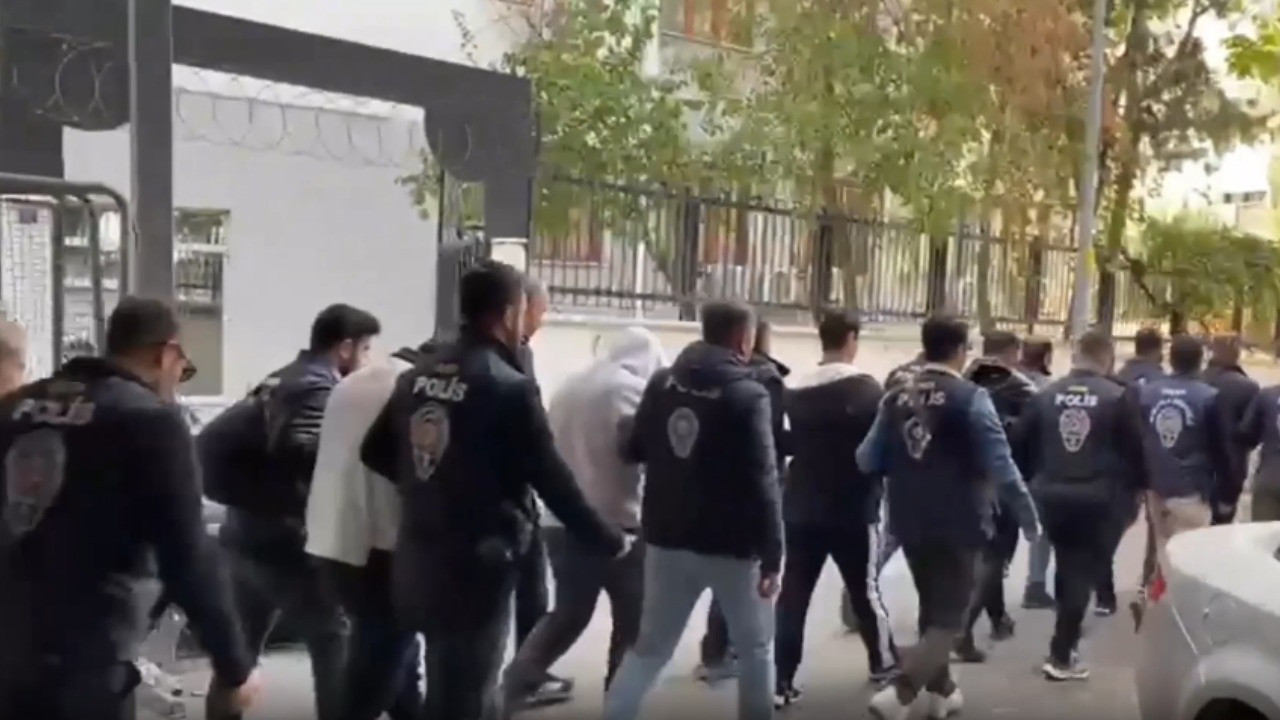 Üç kentte çete operasyonu: 25 kişi tutuklandı