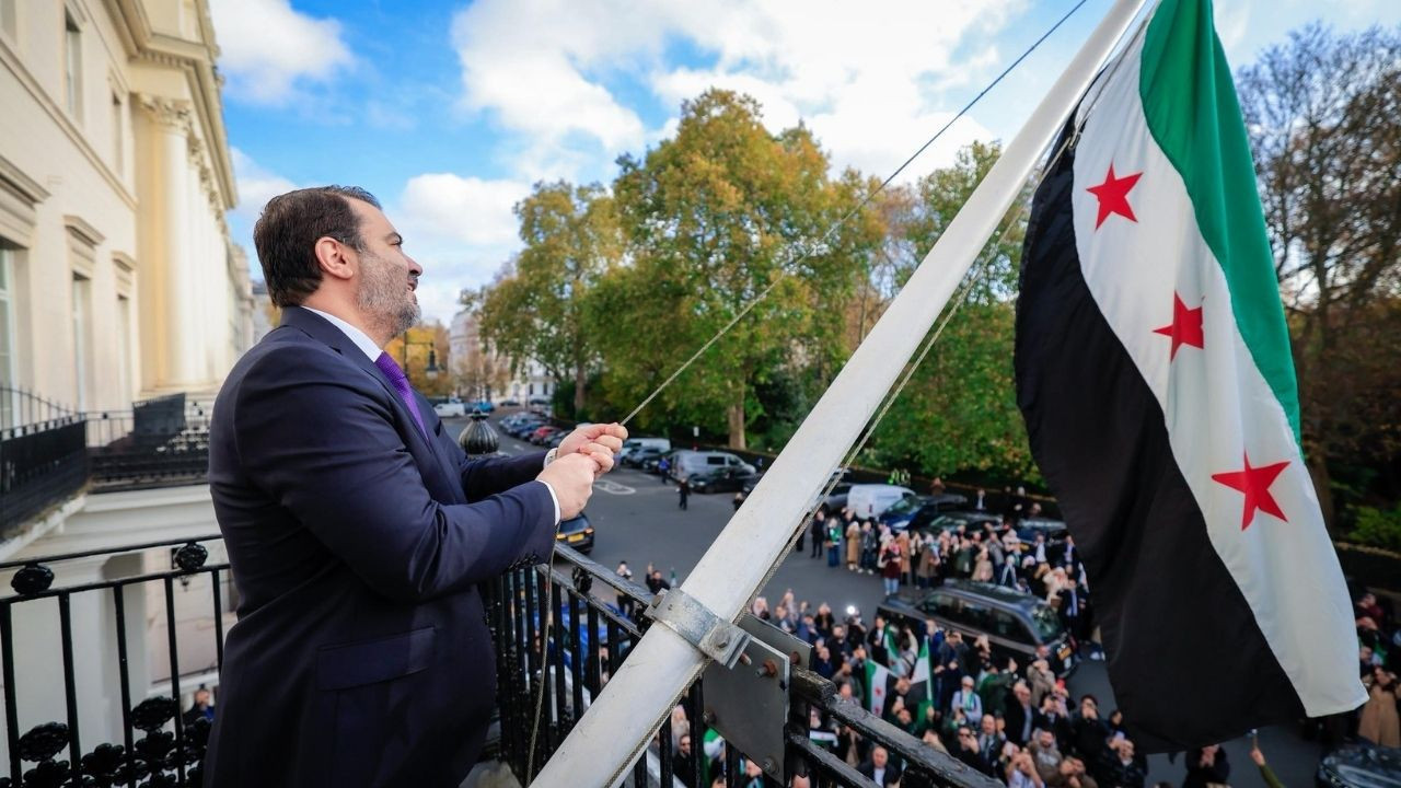 13 yıl sonra: Suriye'nin Londra Büyükelçiliği yeniden açıldı