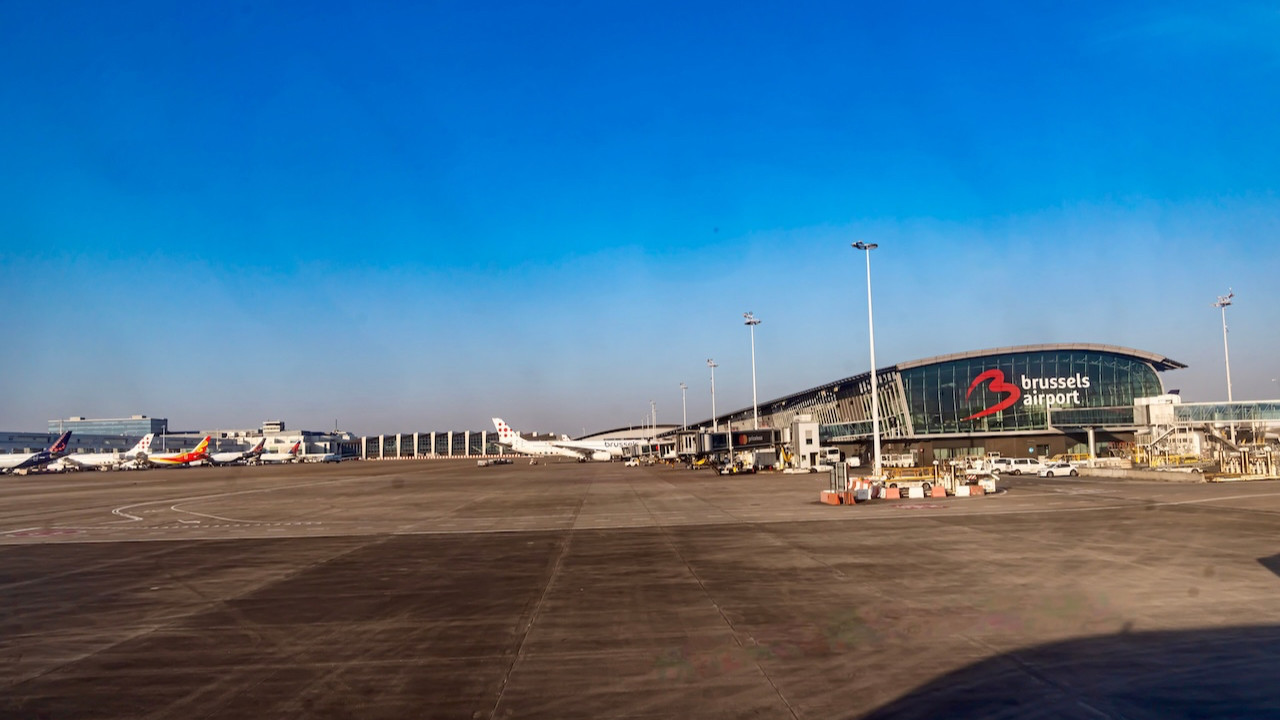 Dron görüntülendi: Uçuşlar durduruldu