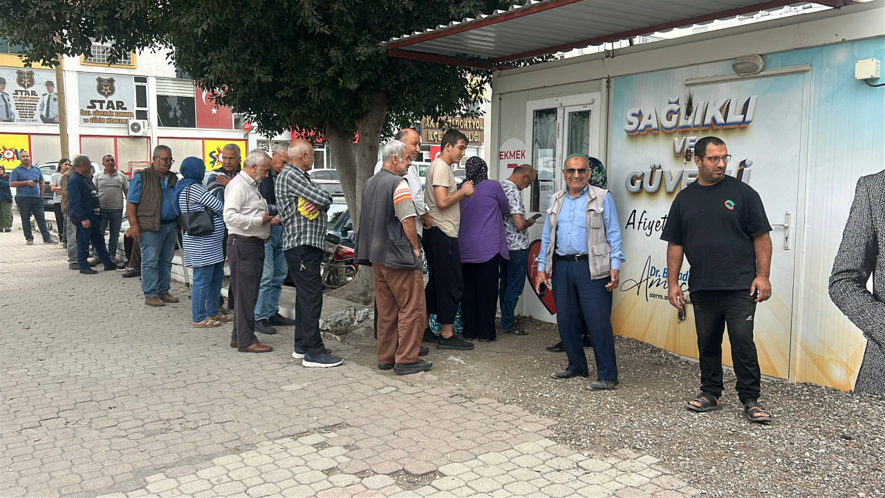 Hatay'da ucuz ekmek kuyruğu: Tek isteğimiz zam yapılmaması