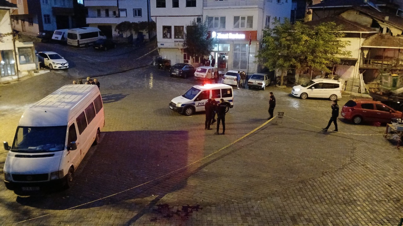 Meydanda çifte cinayet: Baba ve oğlu öldürüldü