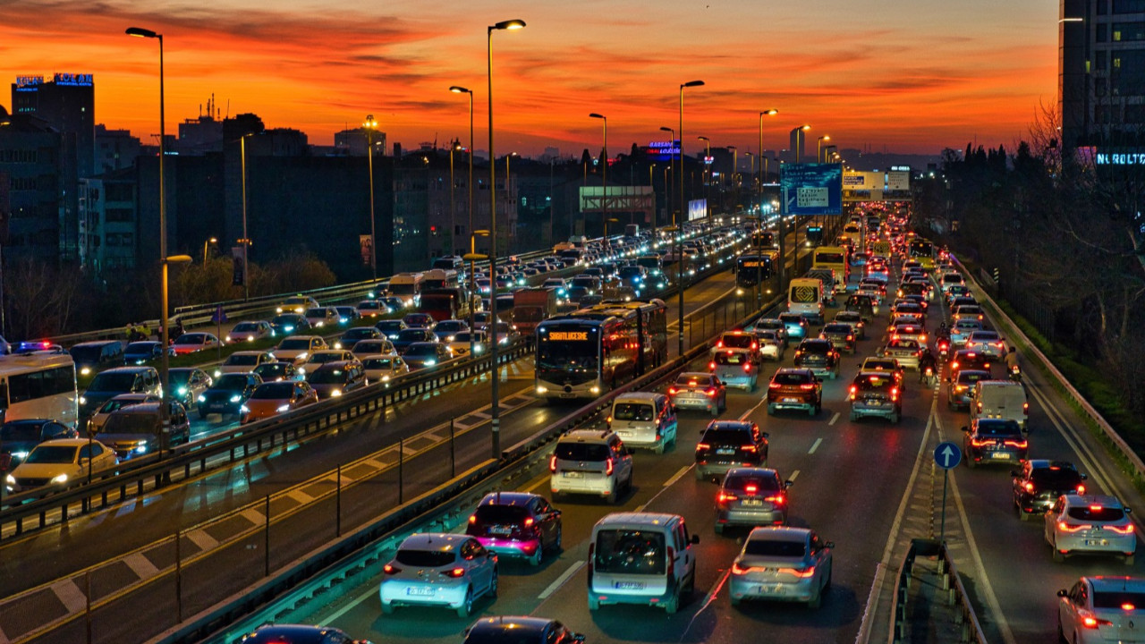 Sürücüler dikkat! İstanbul'da bazı yollarda hız limitleri değişti