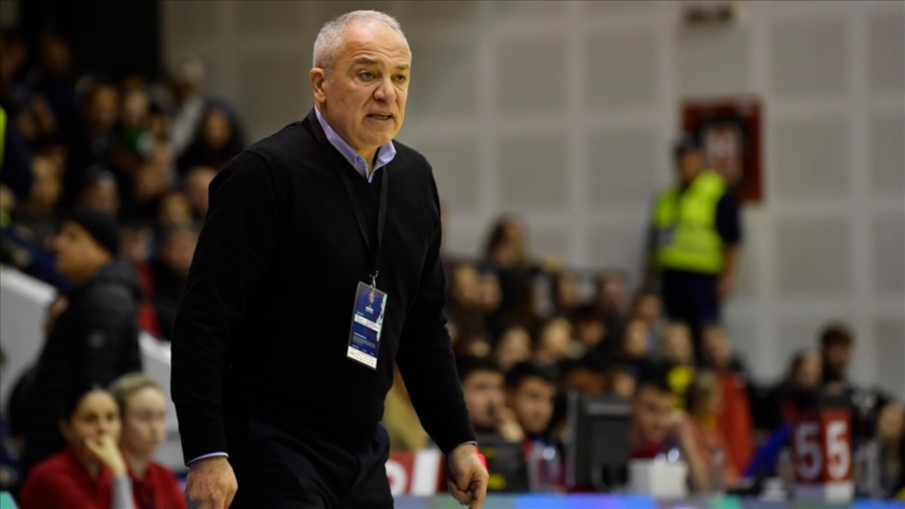 Galatasaray'da Ekrem Memnun gitti