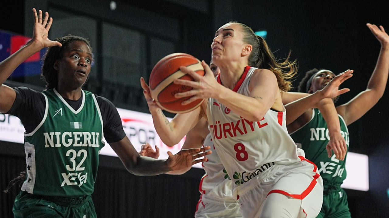 Potanın Perileri, Nijerya'yı devirdi