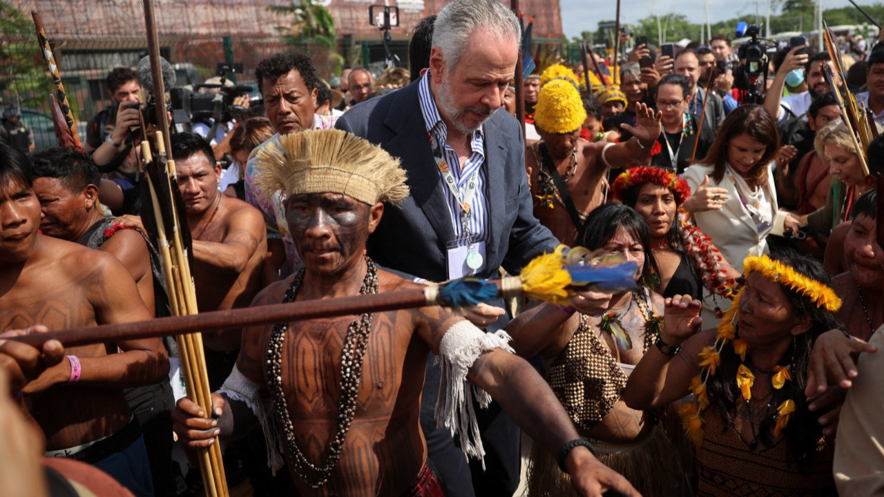 Cop30 krizi: Yerliler zirveye giden yolu kapattı