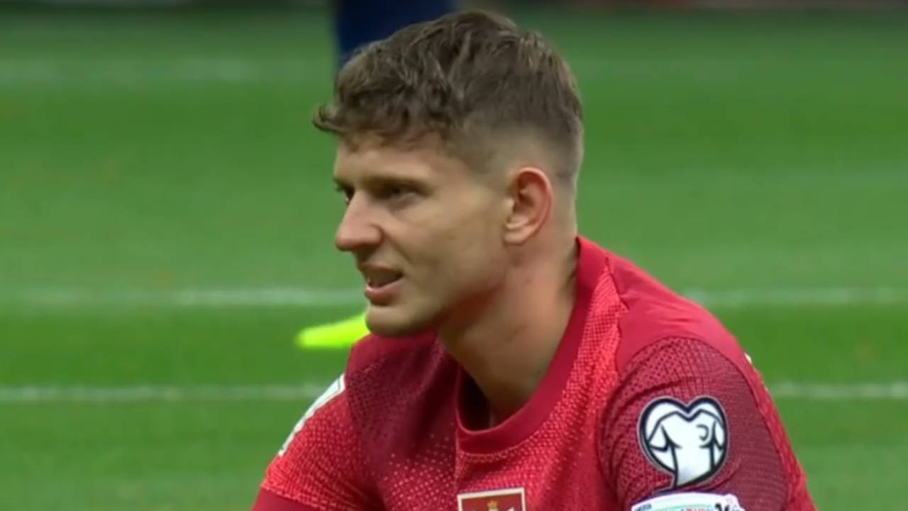 Fenerbahçeli Szymanski milli maçta sakatlandı