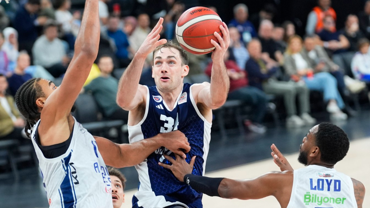 Anadolu Efes'e Bahçeşehir Koleji darbesi