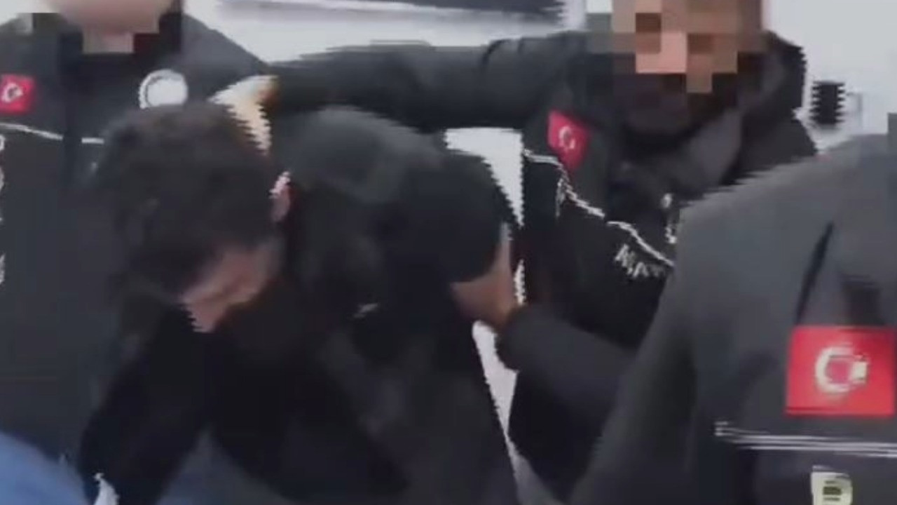 Dehşet gecesi! Evine aldı, birini bıçakladı, diğerini baltayla öldürdü