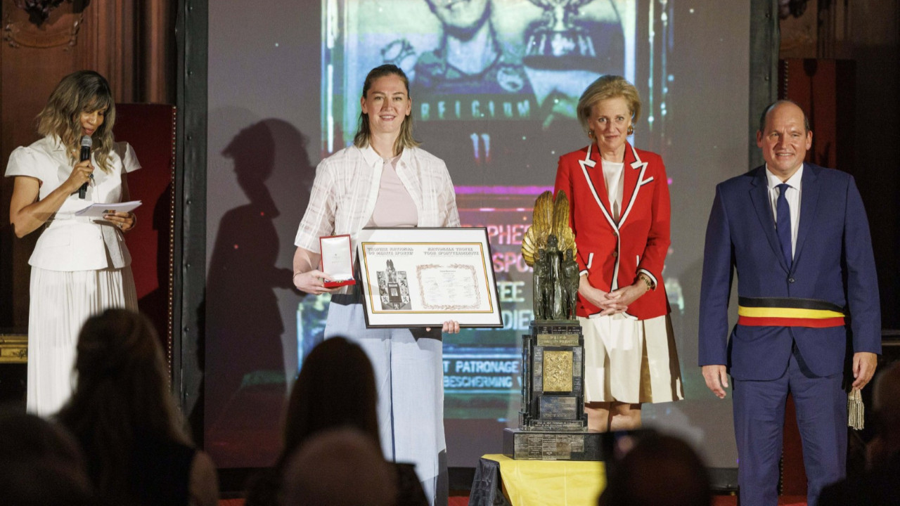 Fenerbahçeli Emma Meesseman ülkesinde onurlandırıldı